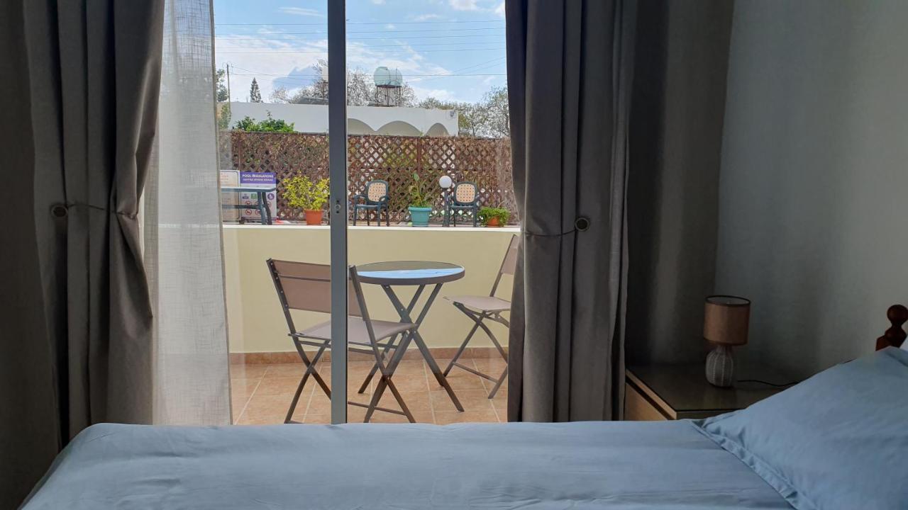 Peaceful Apartment With Double Bed - Oak Breeze Paphos Eksteriør bilde