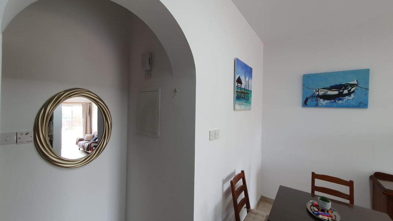 Peaceful Apartment With Double Bed - Oak Breeze Paphos Eksteriør bilde