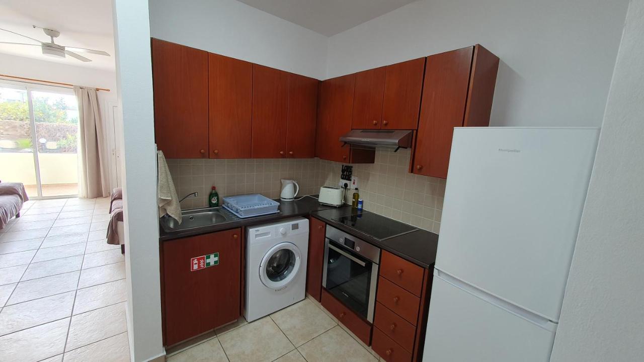 Peaceful Apartment With Double Bed - Oak Breeze Paphos Eksteriør bilde