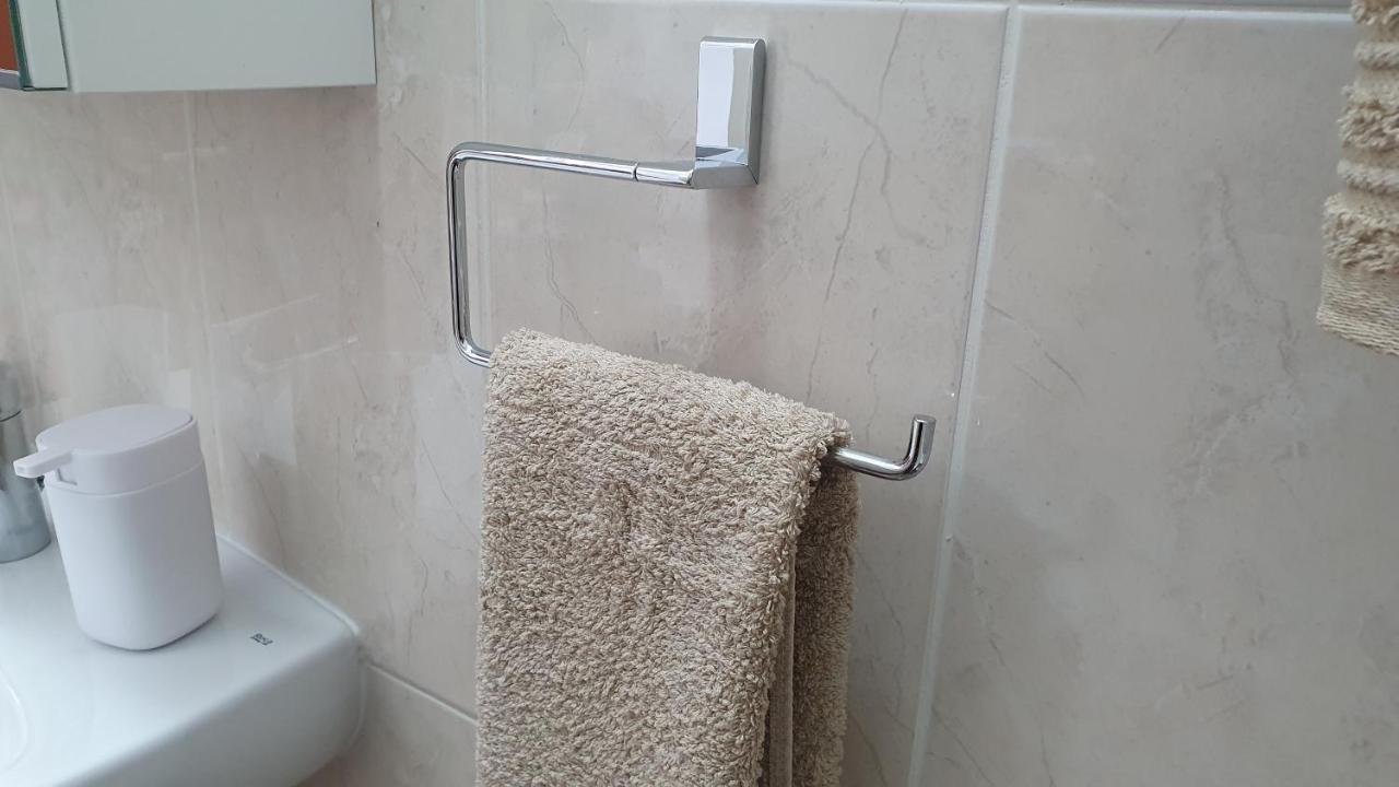 Peaceful Apartment With Double Bed - Oak Breeze Paphos Eksteriør bilde