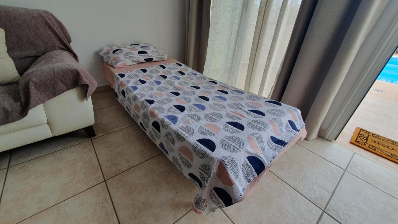Peaceful Apartment With Double Bed - Oak Breeze Paphos Eksteriør bilde